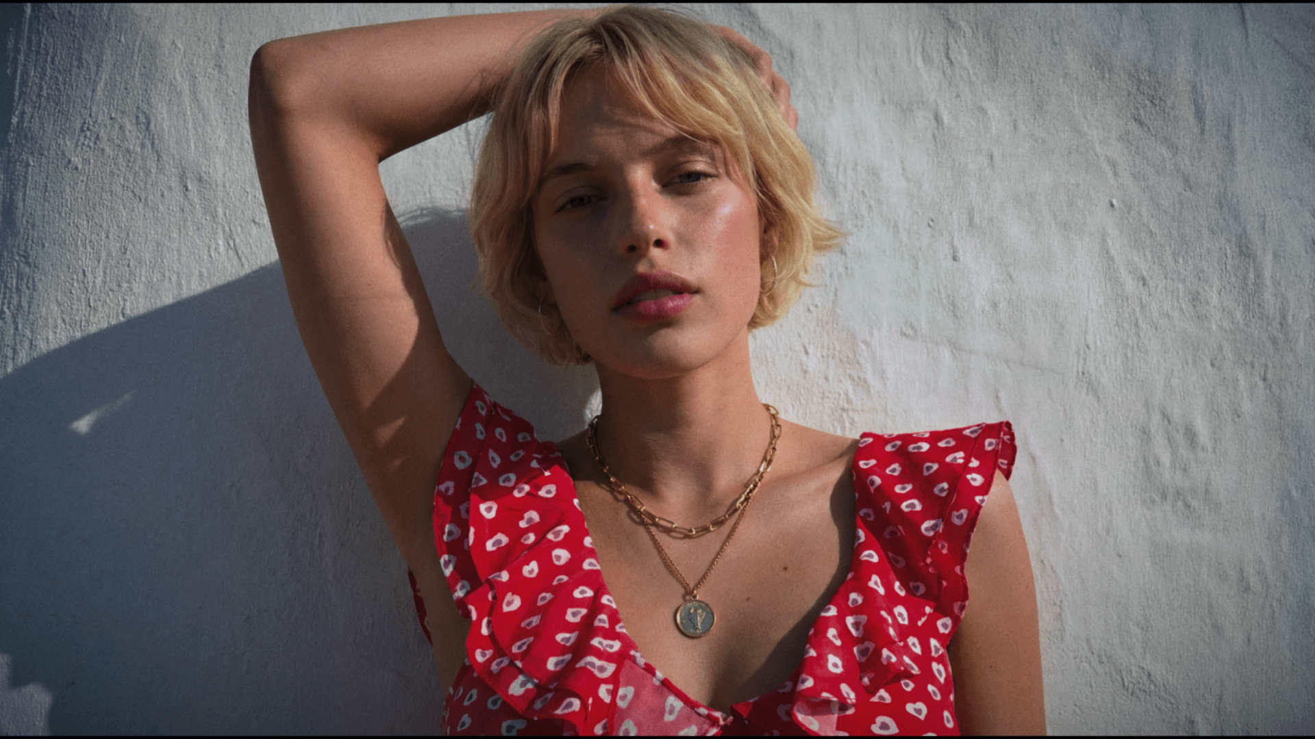 2×2 Grid — Mood References + Final Shots